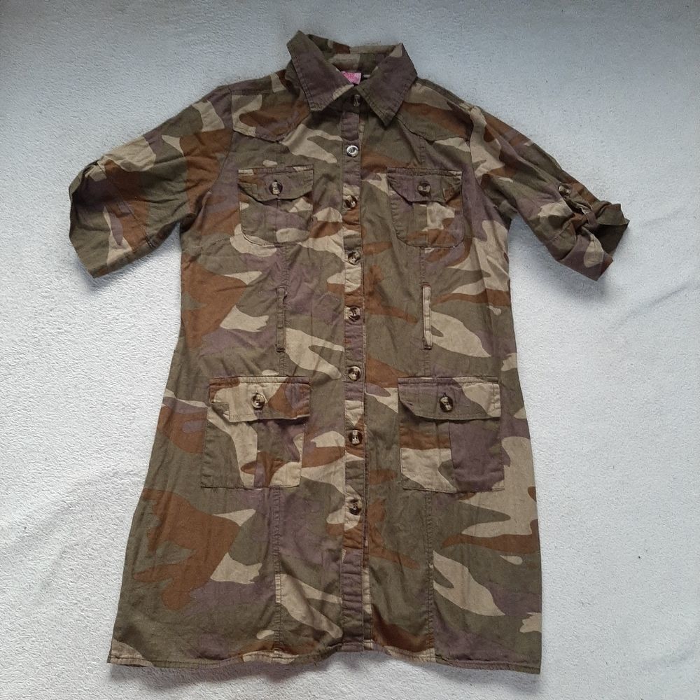 She's Cool Camouflage Button Shirt Size M